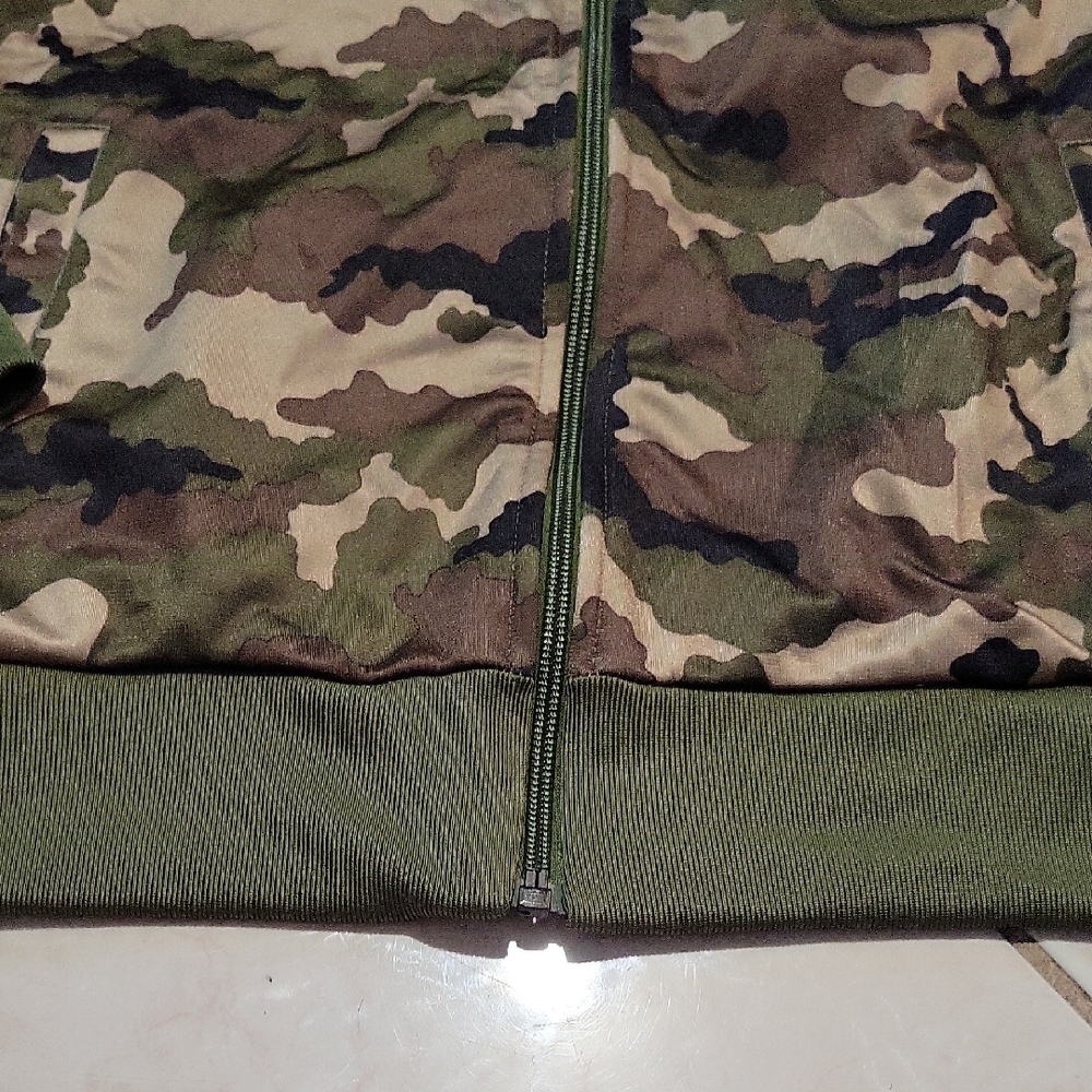 Adidas Green Camouflage Jacket with White Stripes - Picture 4 of 8